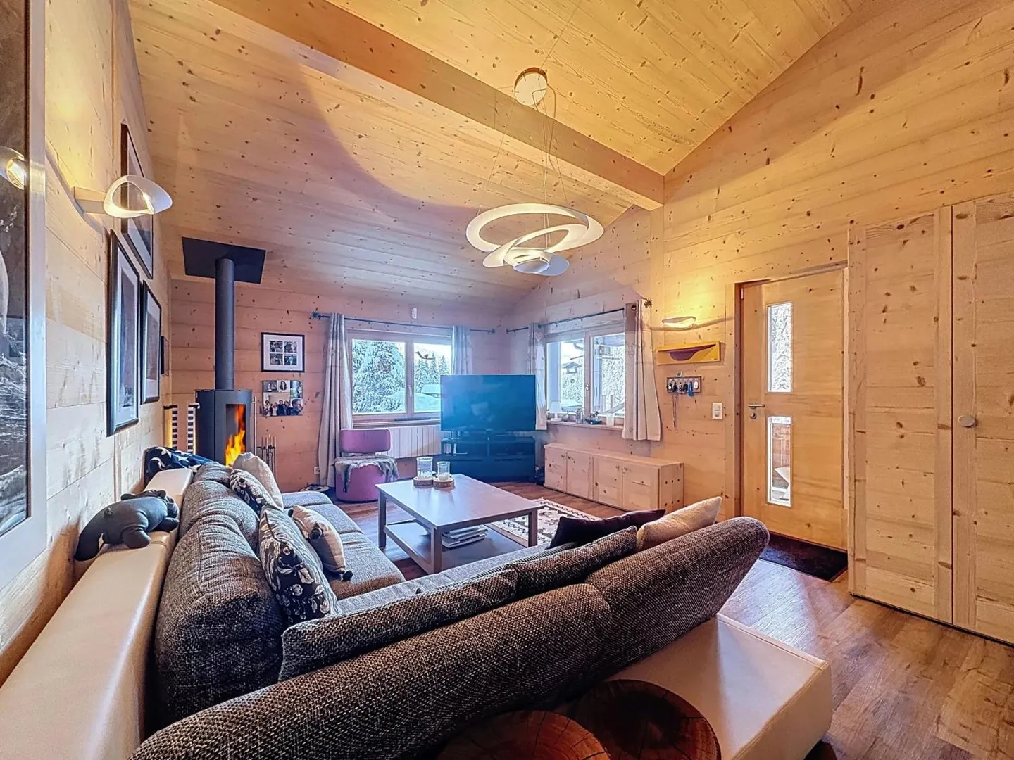 Exclusivity - Renovated Mountain Cabin in the Heart of Portes du Soleil - Photo 2 of 13