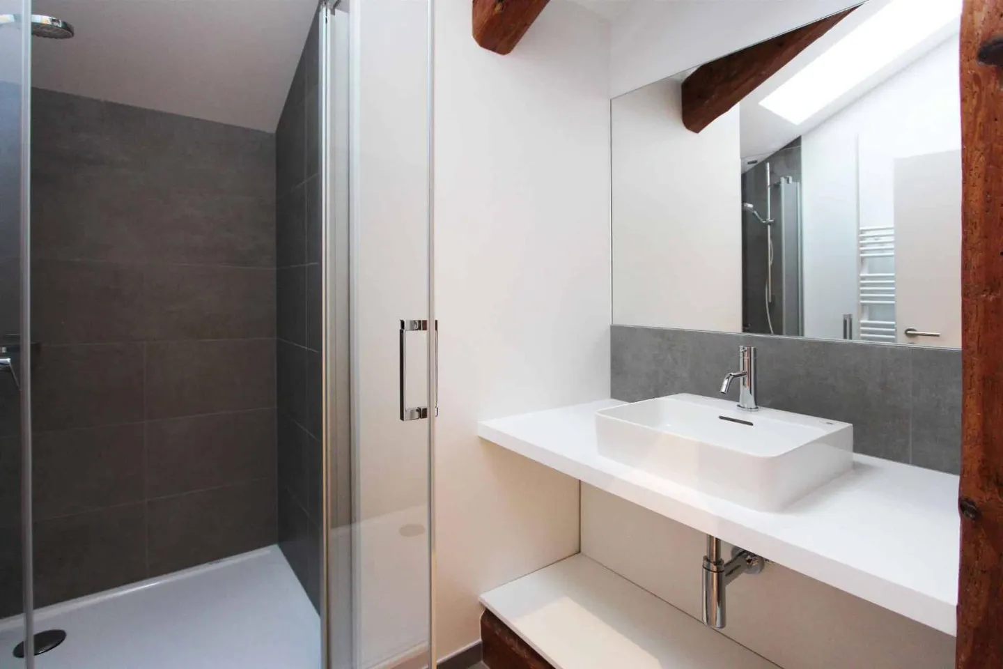 Furnished 1-room apartment - Photo 3 of 4