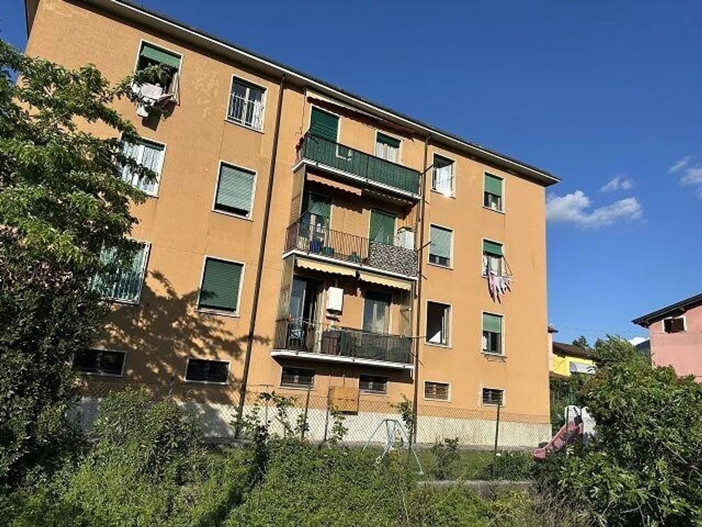 Renovated 3.5 Room Apartment on the 2nd Floor near the Train Station - Photo 1 of 13