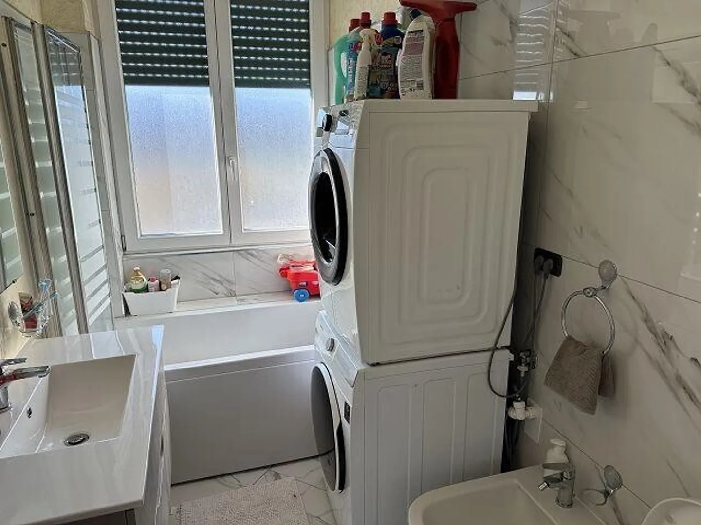 Renovated 3.5 Room Apartment on the 2nd Floor near the Train Station - Photo 9 of 13