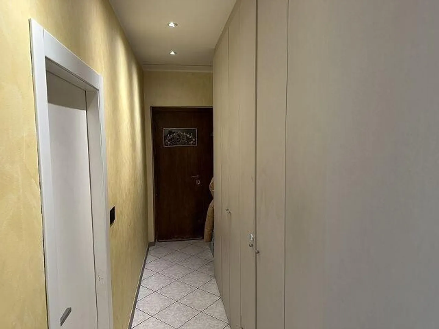 Renovated 3.5 Room Apartment on the 2nd Floor near the Train Station - Photo 10 of 13