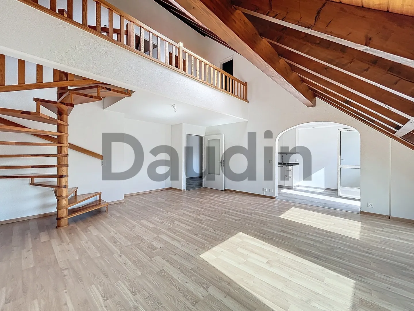 ESCLUSIVITÀ: Duplex di 114m2 con balcone - Foto 3 di 13