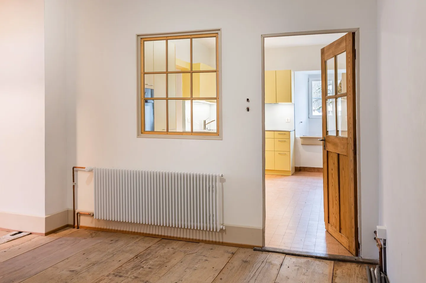 Stylish 4-Room Apartment with Charm and Cozy Atmosphere - Photo 5 of 12