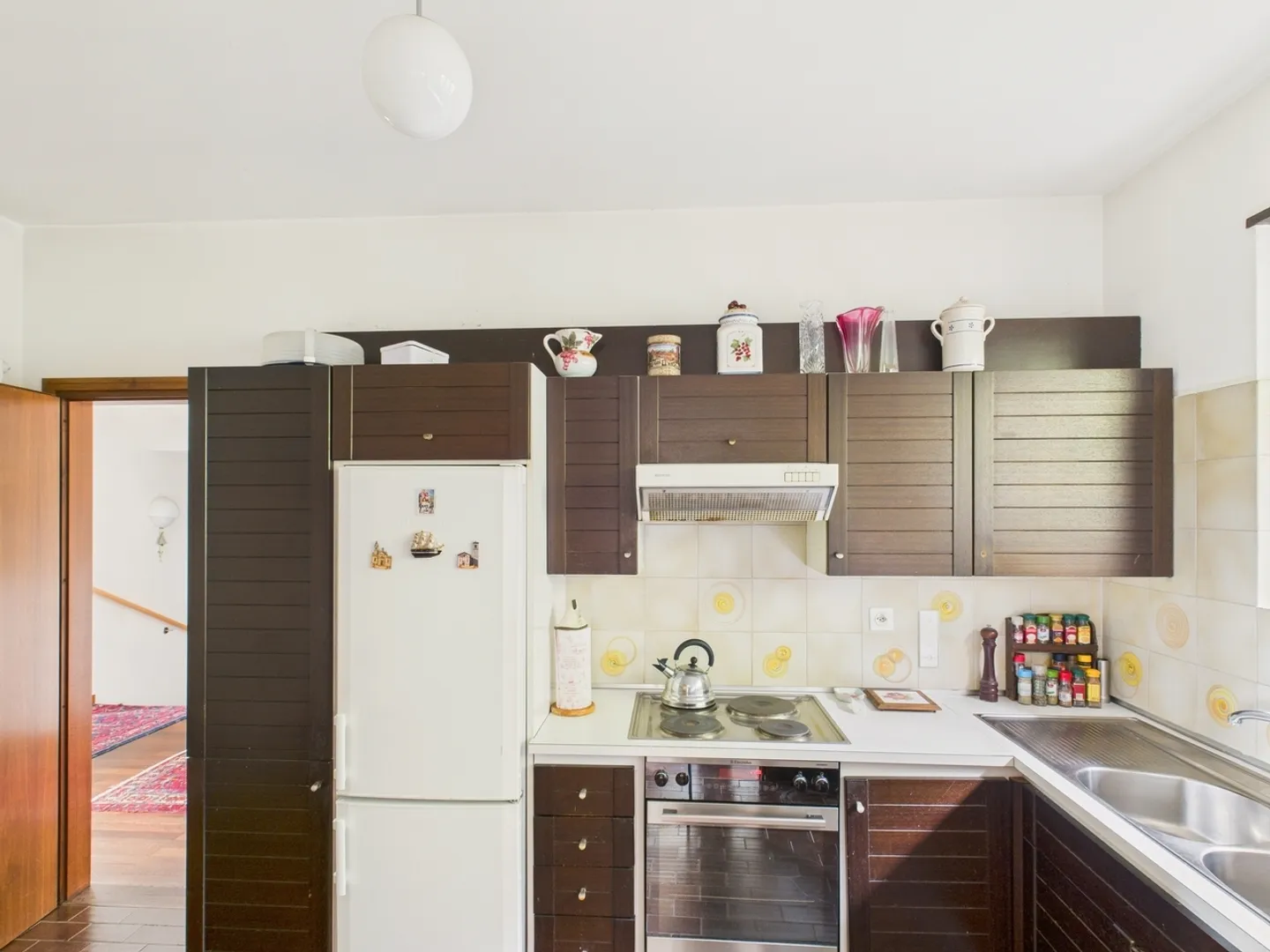 Spacious villa with 7.5 rooms and large garden in Vacallo - Photo 5 of 13