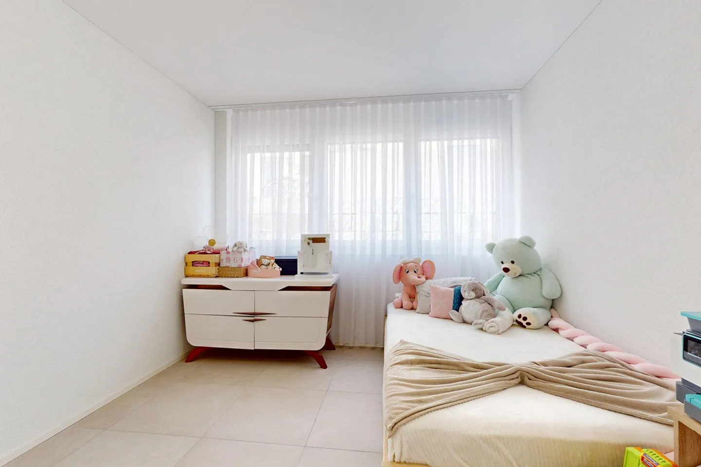 Charming Family Home in Quiet Area - Photo 8 of 11