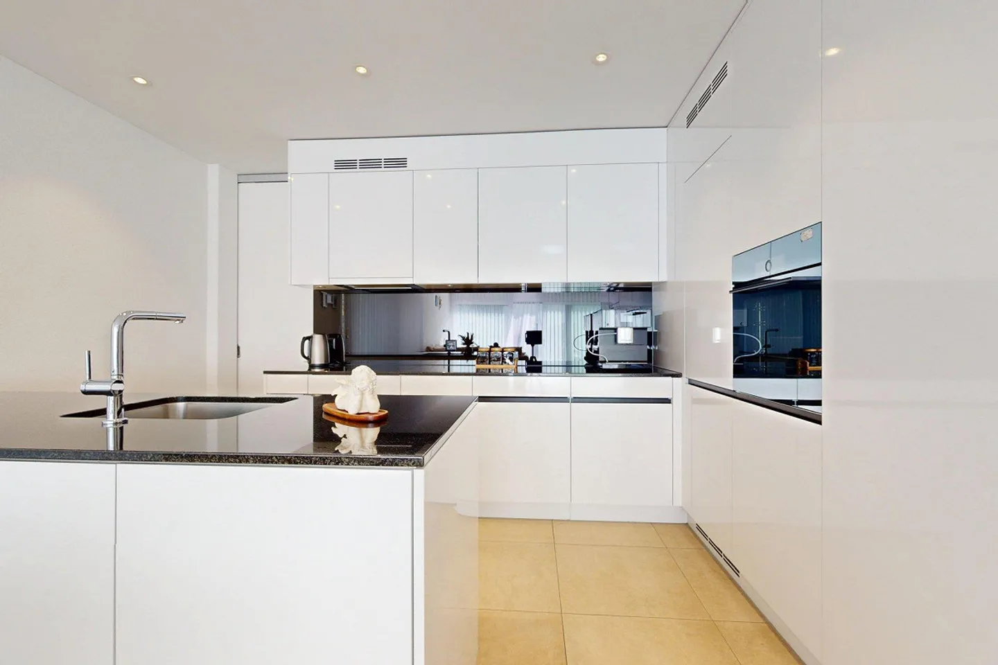 Charming Family Home in Quiet Area - Photo 9 of 11