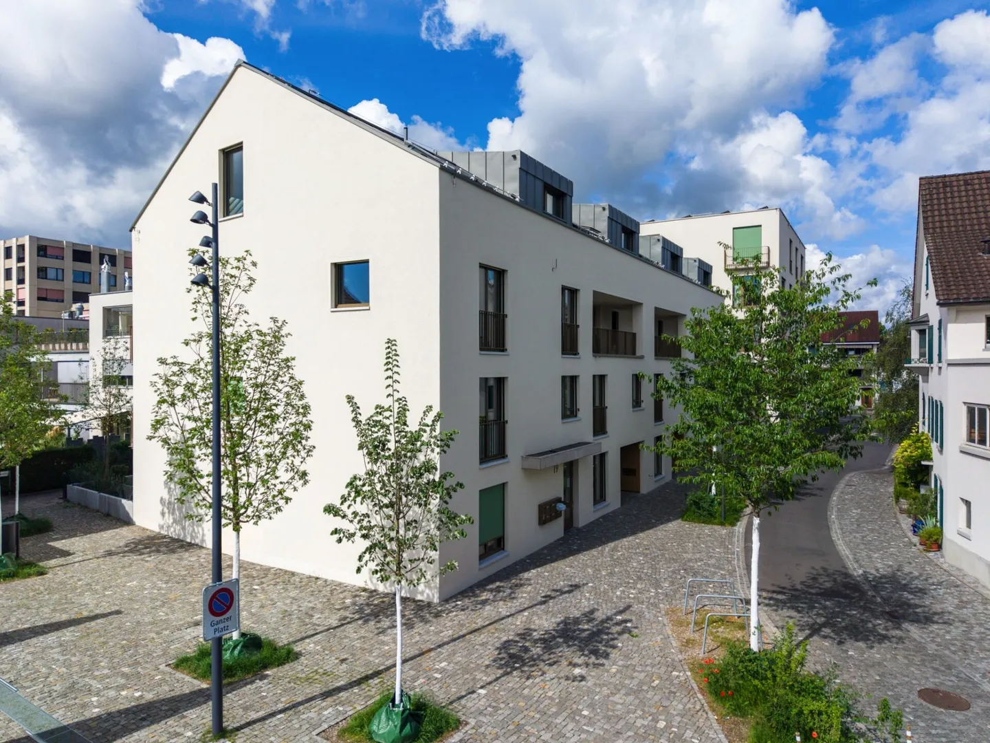 Modern 4.5 Room Maisonette Apartment with Loggia and Parking Space - Photo 1 of 16