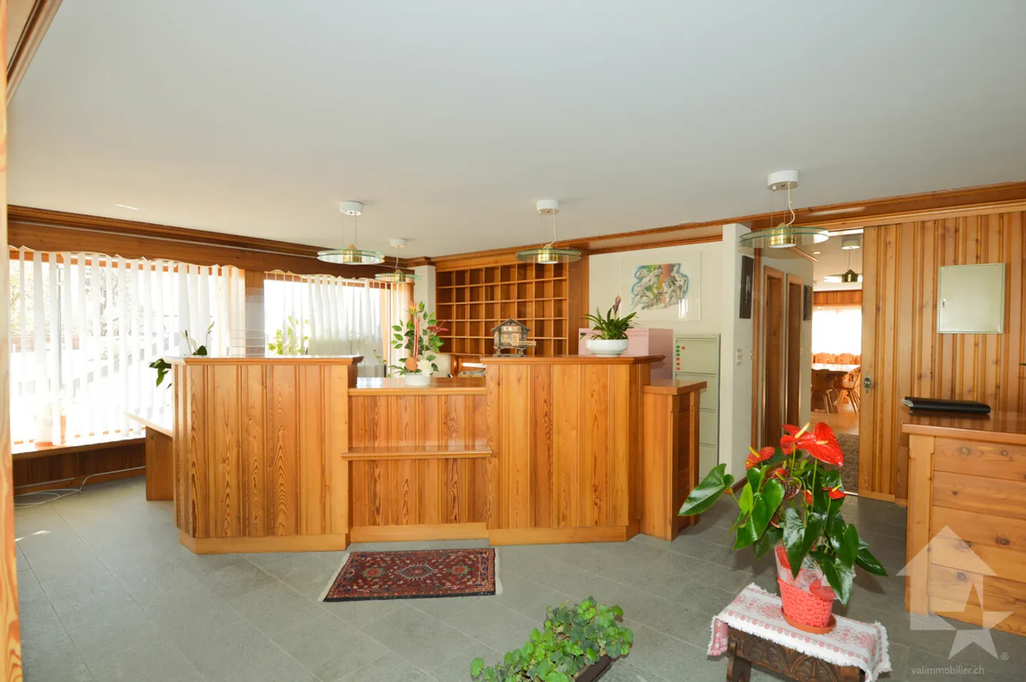 Locali commerciali, posizione privilegiata - Foto 7 di 12