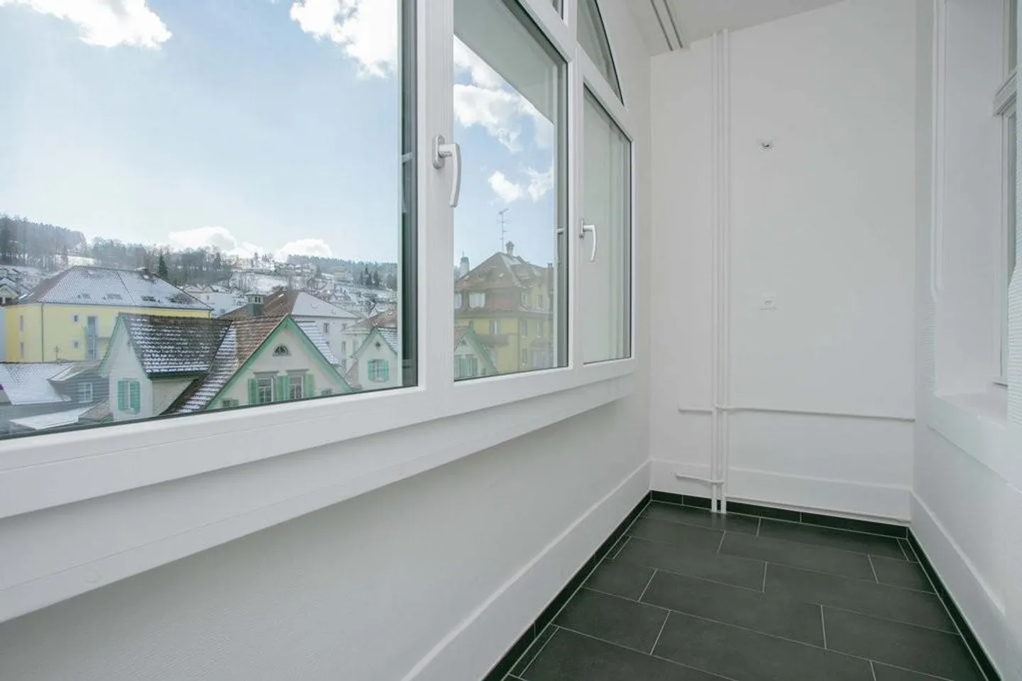 Moderne Altbauwohnung mit wundervoller Aussicht nahe Stadtzentrum - Foto 6 von 7