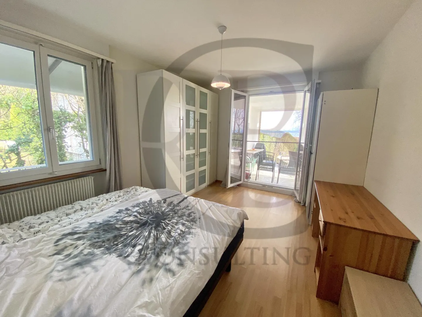 Villa au bord du lac, dotée d'un spacieux jardin - Foto 6 di 9