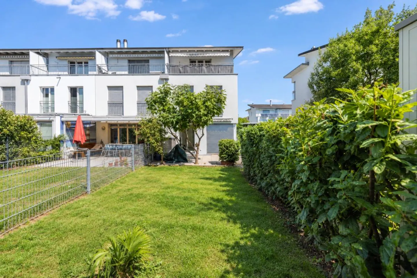 Maison d'angle moderne avec jardin - Photo 12 sur 13