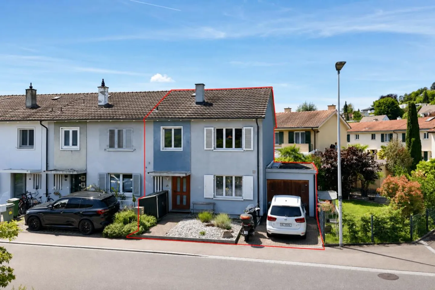 Attraente casa unifamiliare di 4,5 locali con garage, balcone e giardino a Reinach - Foto 1 di 30