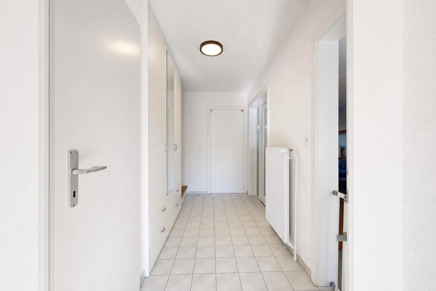 Attraente casa unifamiliare di 4,5 locali con garage, balcone e giardino a Reinach - Foto 2 di 30