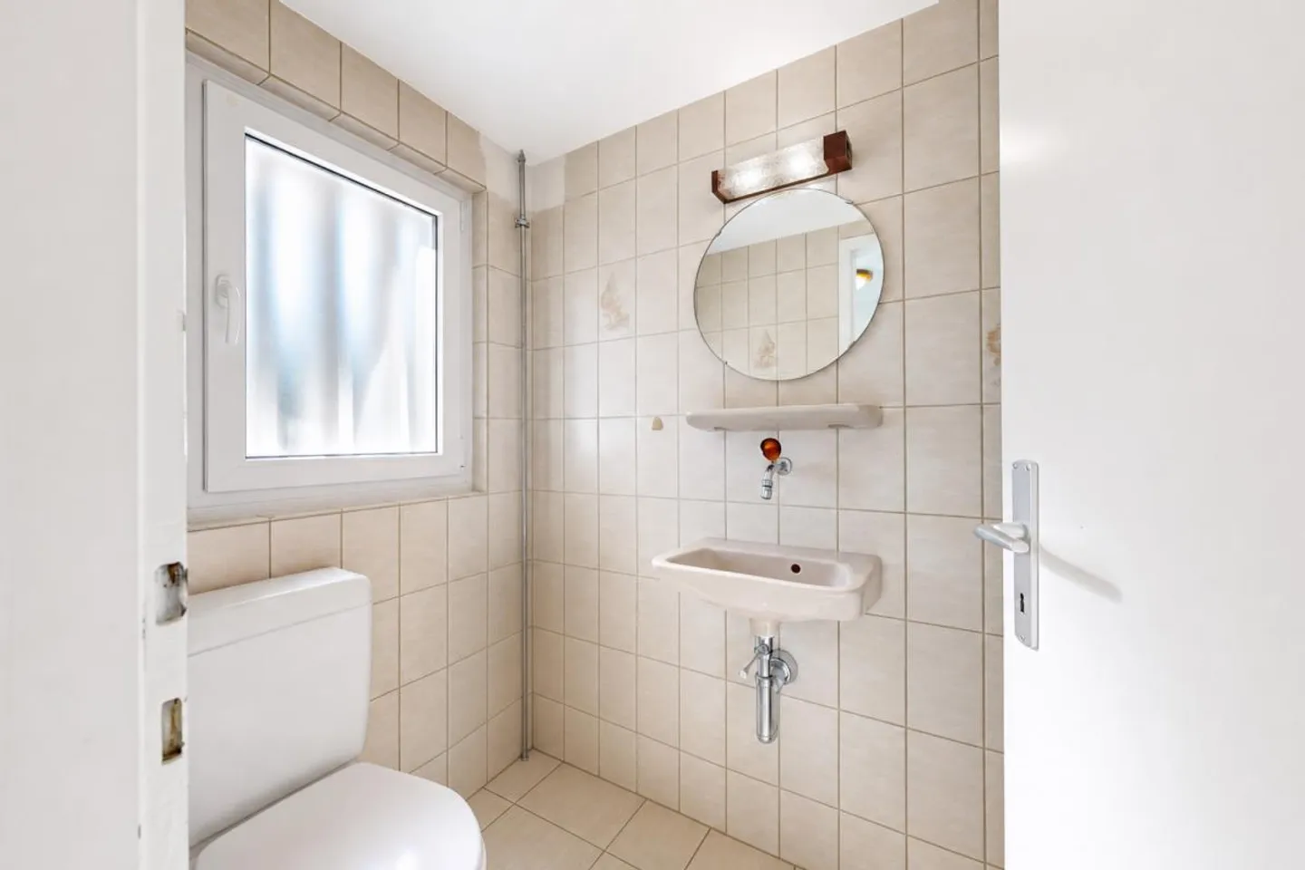 Attraente casa unifamiliare di 4,5 locali con garage, balcone e giardino a Reinach - Foto 3 di 30
