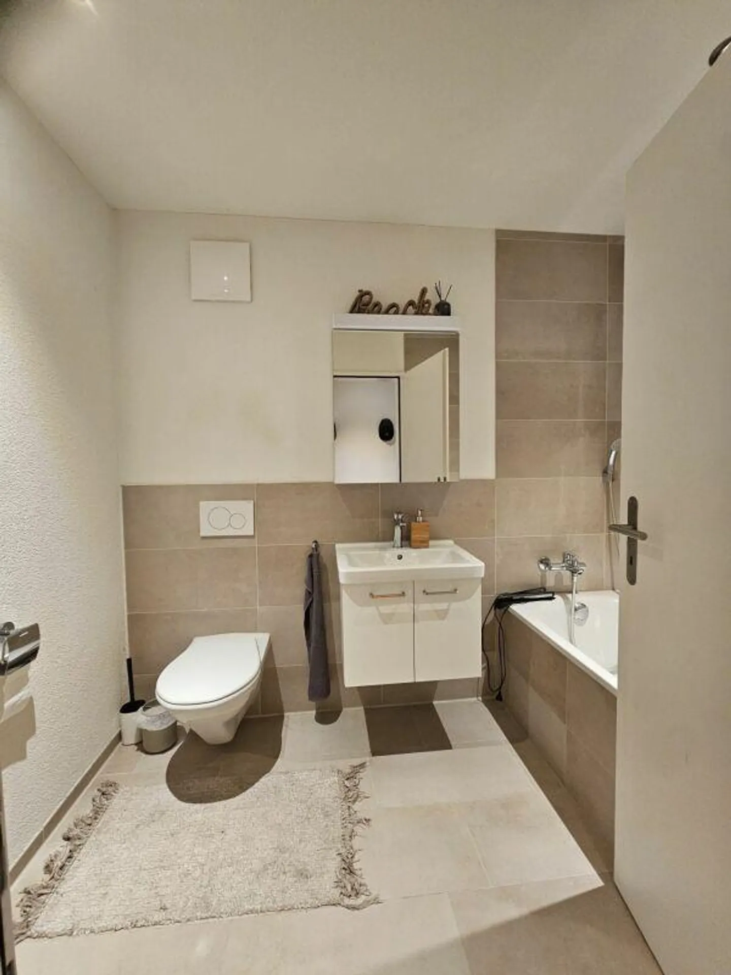 Beautiful apartment with a patio in the greenery - Photo 8 of 10