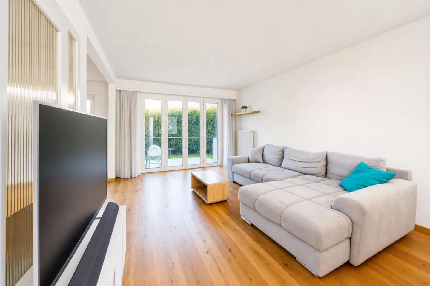 Attraente casa unifamiliare di 4,5 locali con garage, balcone e giardino a Reinach - Foto 7 di 30
