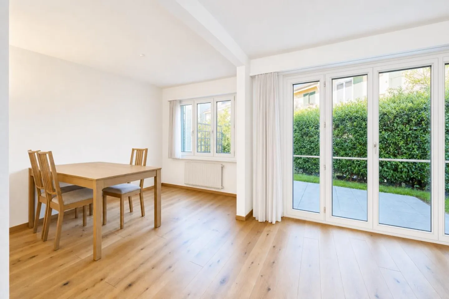 Attraente casa unifamiliare di 4,5 locali con garage, balcone e giardino a Reinach - Foto 12 di 30