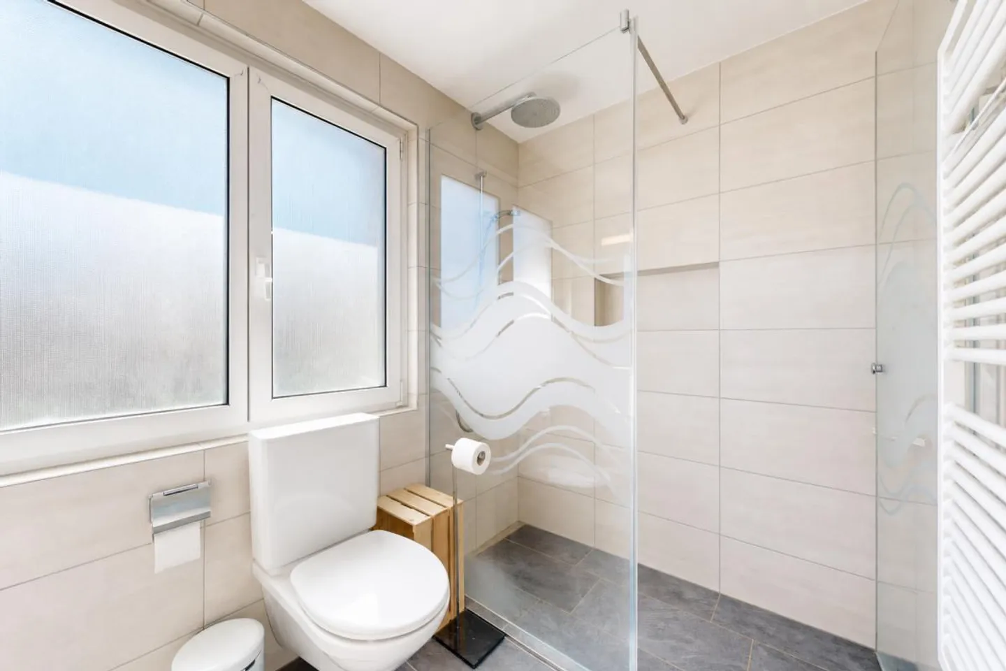 Attraente casa unifamiliare di 4,5 locali con garage, balcone e giardino a Reinach - Foto 17 di 30