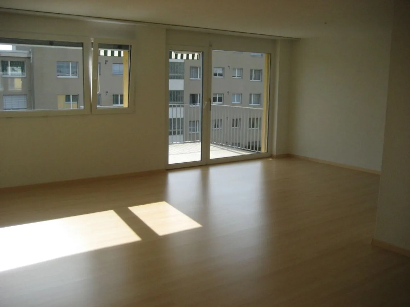 Appartement 3.5 pièces avec balcon - Photo 4 sur 6