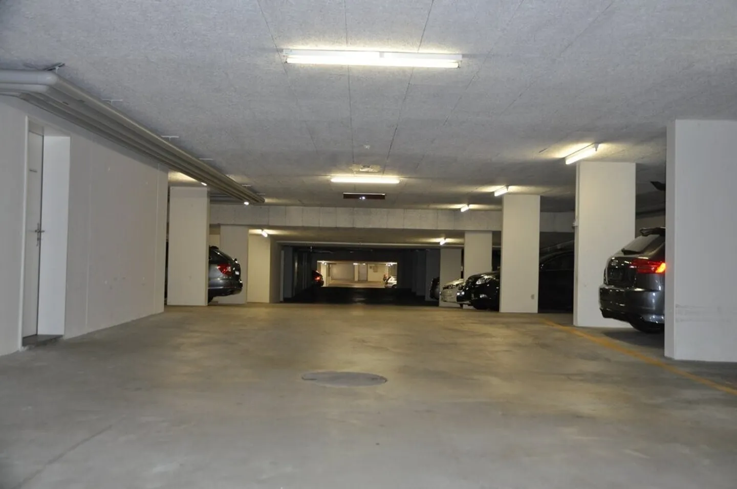 Your parking space for car or motorcycle in Romanshorn - Photo 2 of 3