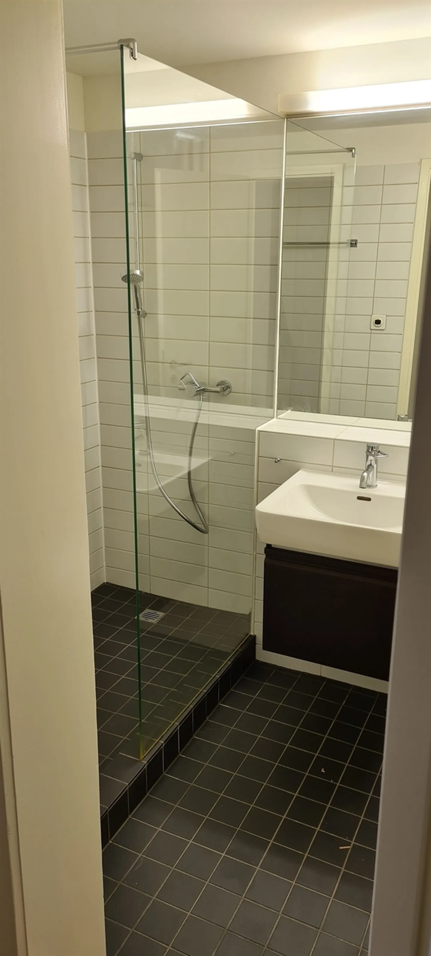 Perfect Single Apartment - Photo 4 of 5