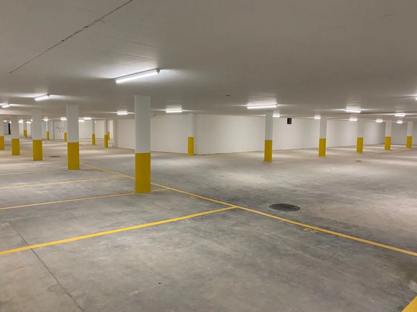 Stazione di ricarica elettrica posti auto in garage sotterranei in affitto - Foto 4 di 4