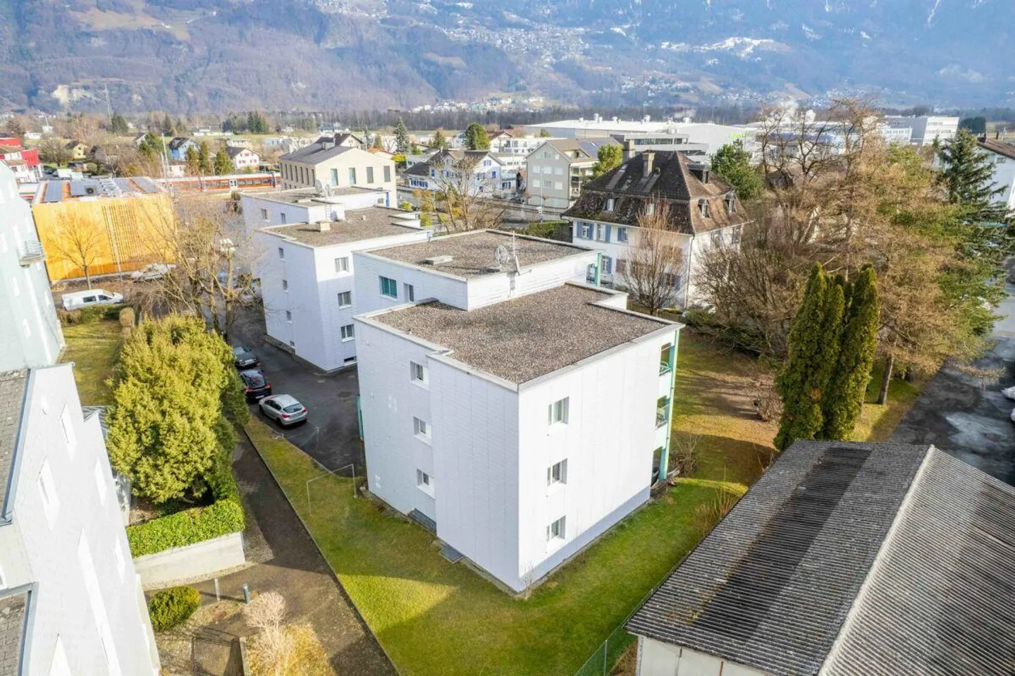 Proprietà di investimento attraente: 2 case plurifamiliari con 15 appartamenti - Foto 3 di 20