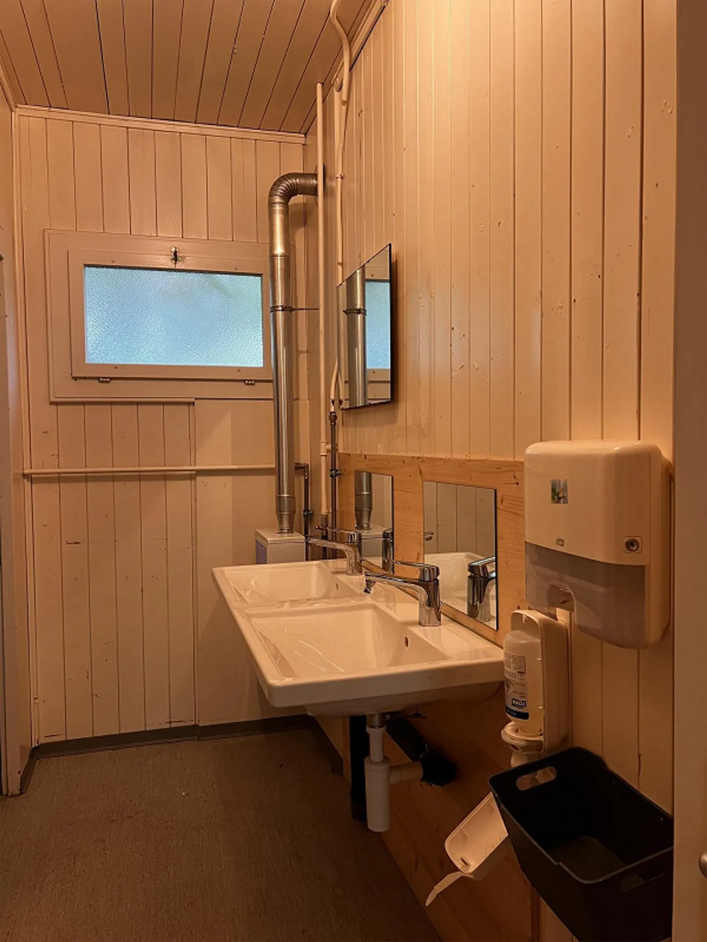 Befristet: Büro/Atelier mit Garten nahe Zentrum - Foto 3 von 4