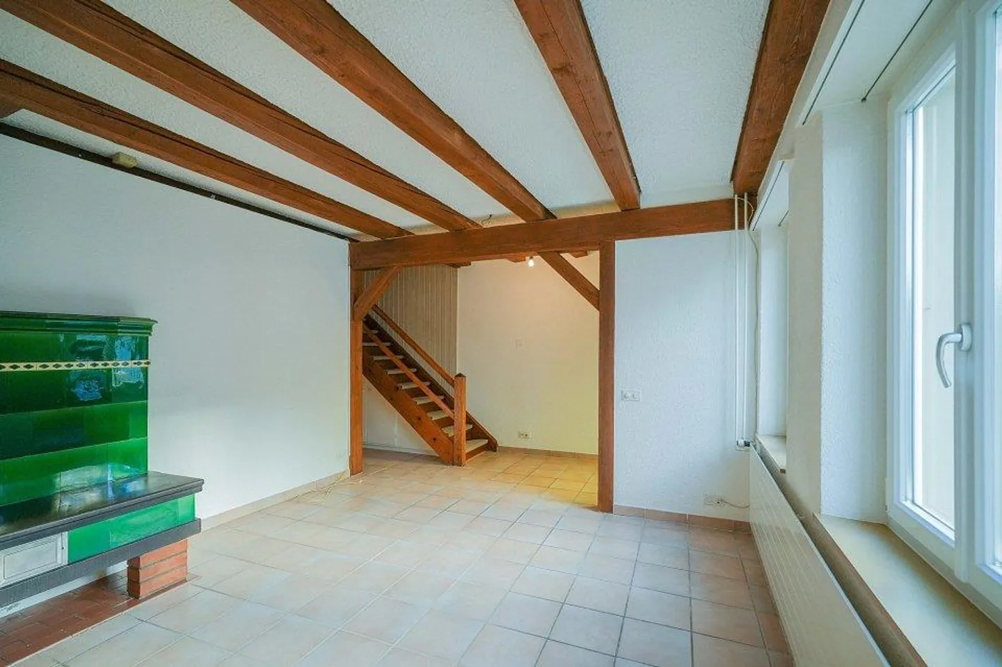 Charmant und grosszügig: 6-Zimmer-Haus mitten im alten Dorfkern - Foto 5 von 13