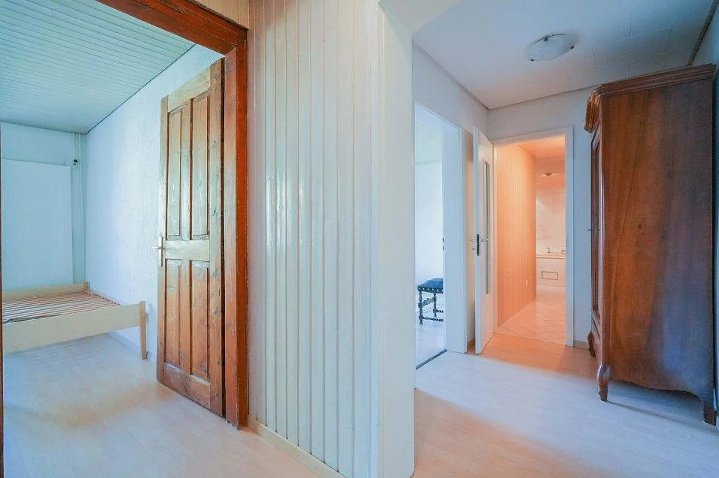 Charmant und grosszügig: 6-Zimmer-Haus mitten im alten Dorfkern - Foto 7 von 13