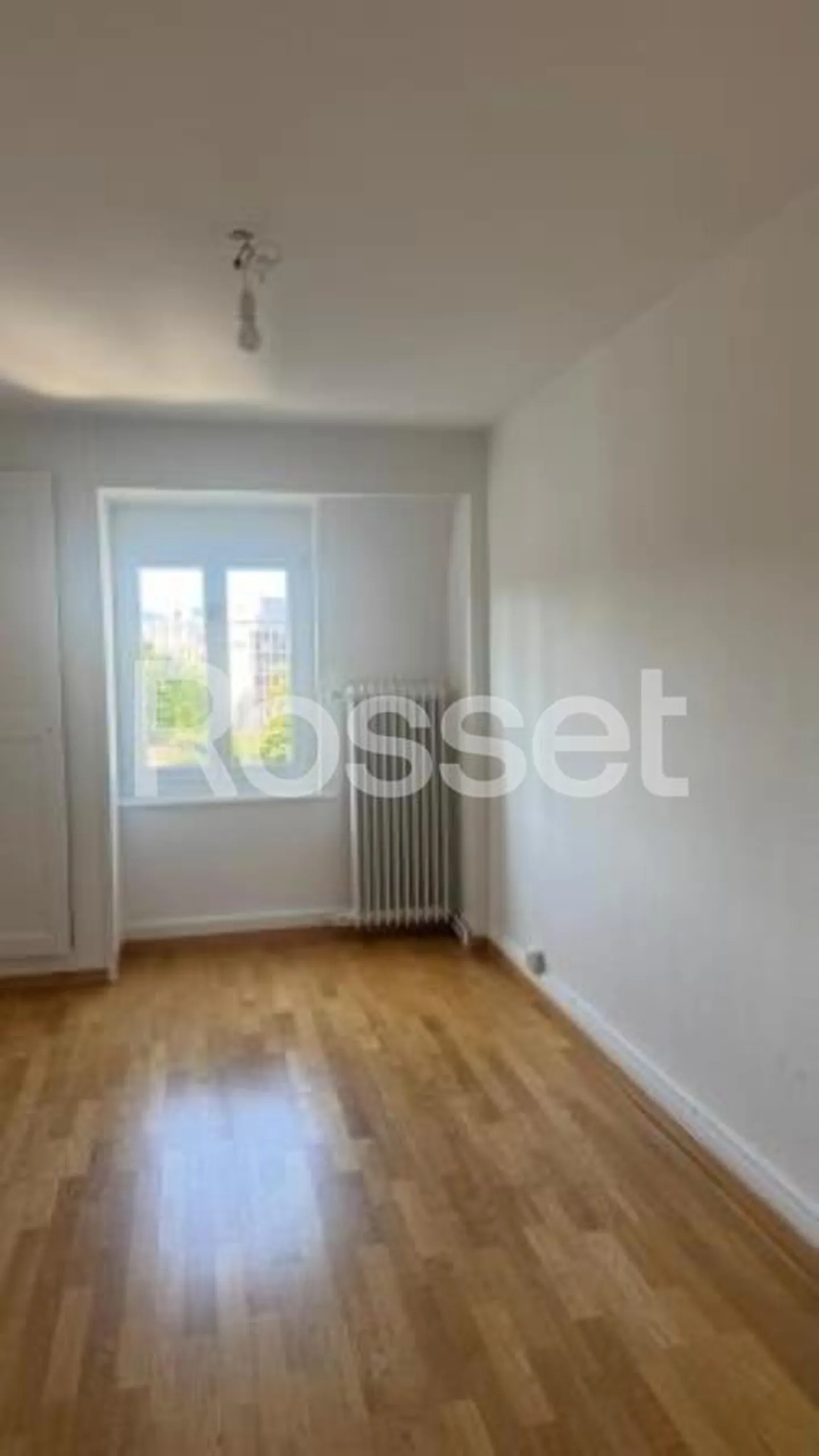 Magnificent 4.5-room apartment in the attic in Fribourg - Photo 2 of 5
