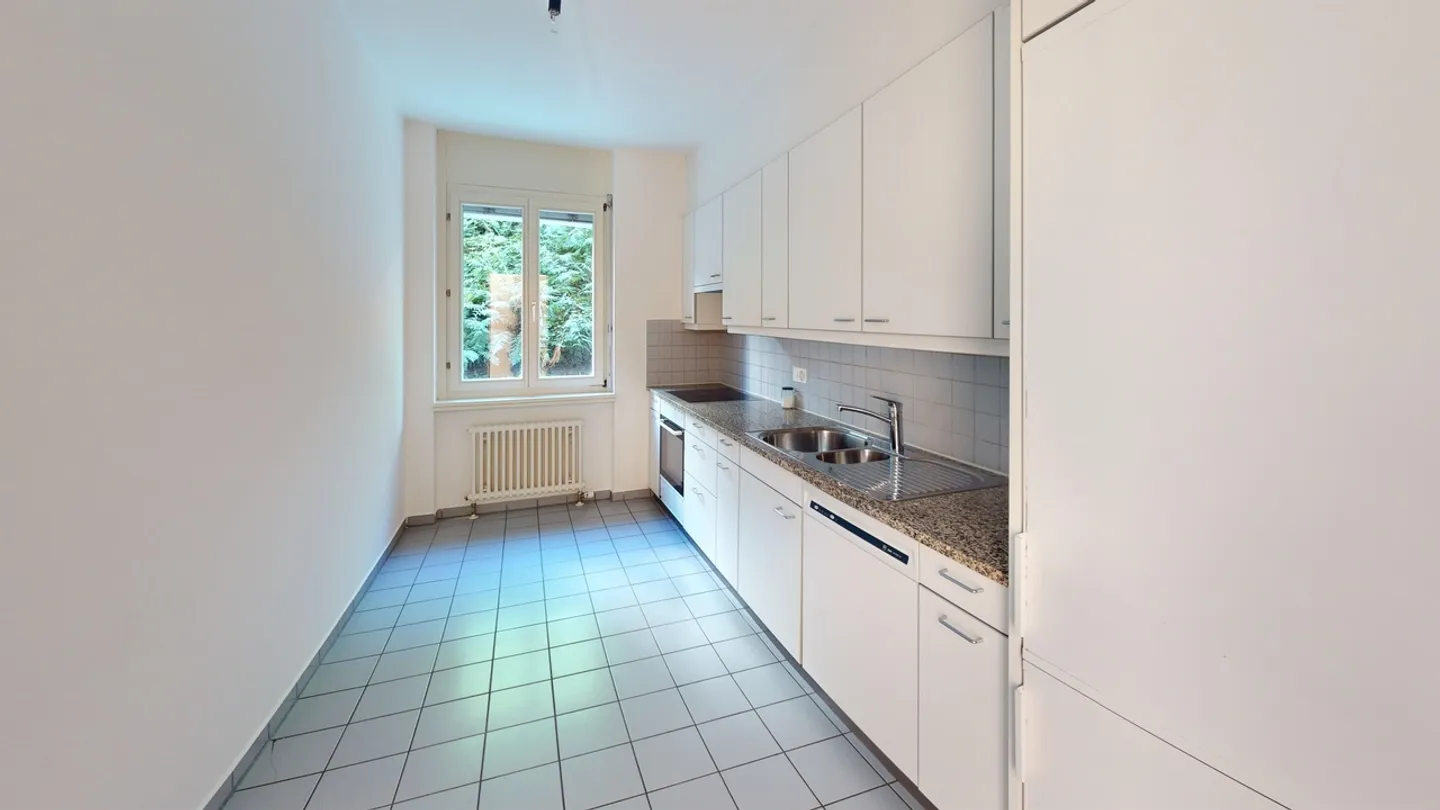Grandi stanze, due bagni e possibilità di installare la propria lavatrice - Foto 5 di 8
