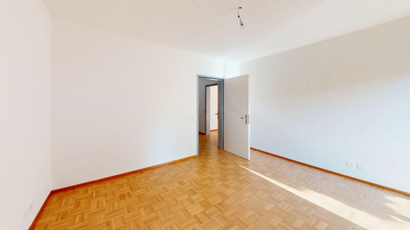 Grandi stanze, due bagni e possibilità di installare la propria lavatrice - Foto 6 di 8