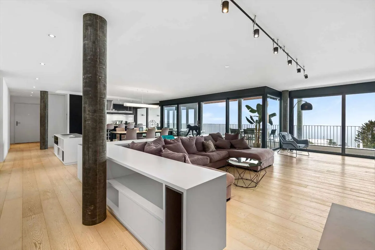 Luxury Penthouse with Terrace - Photo 2 of 13