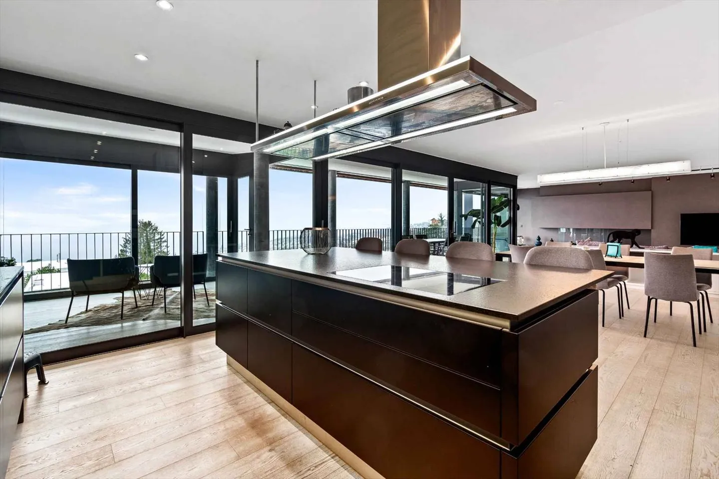 Luxury Penthouse with Terrace - Photo 5 of 13