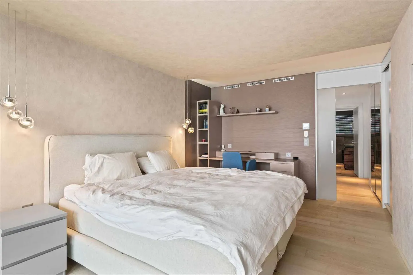 Luxury Penthouse with Terrace - Photo 8 of 13