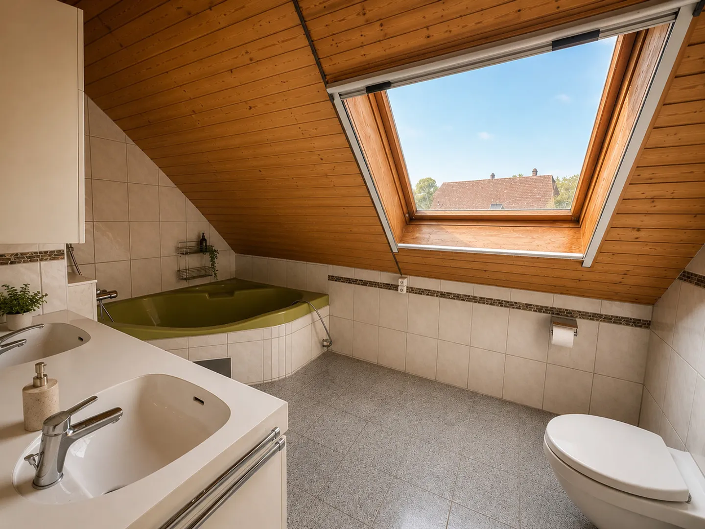 Piscina comunitaria, aree giardino private e potenziale di rendimento attraente - Foto 6 di 11