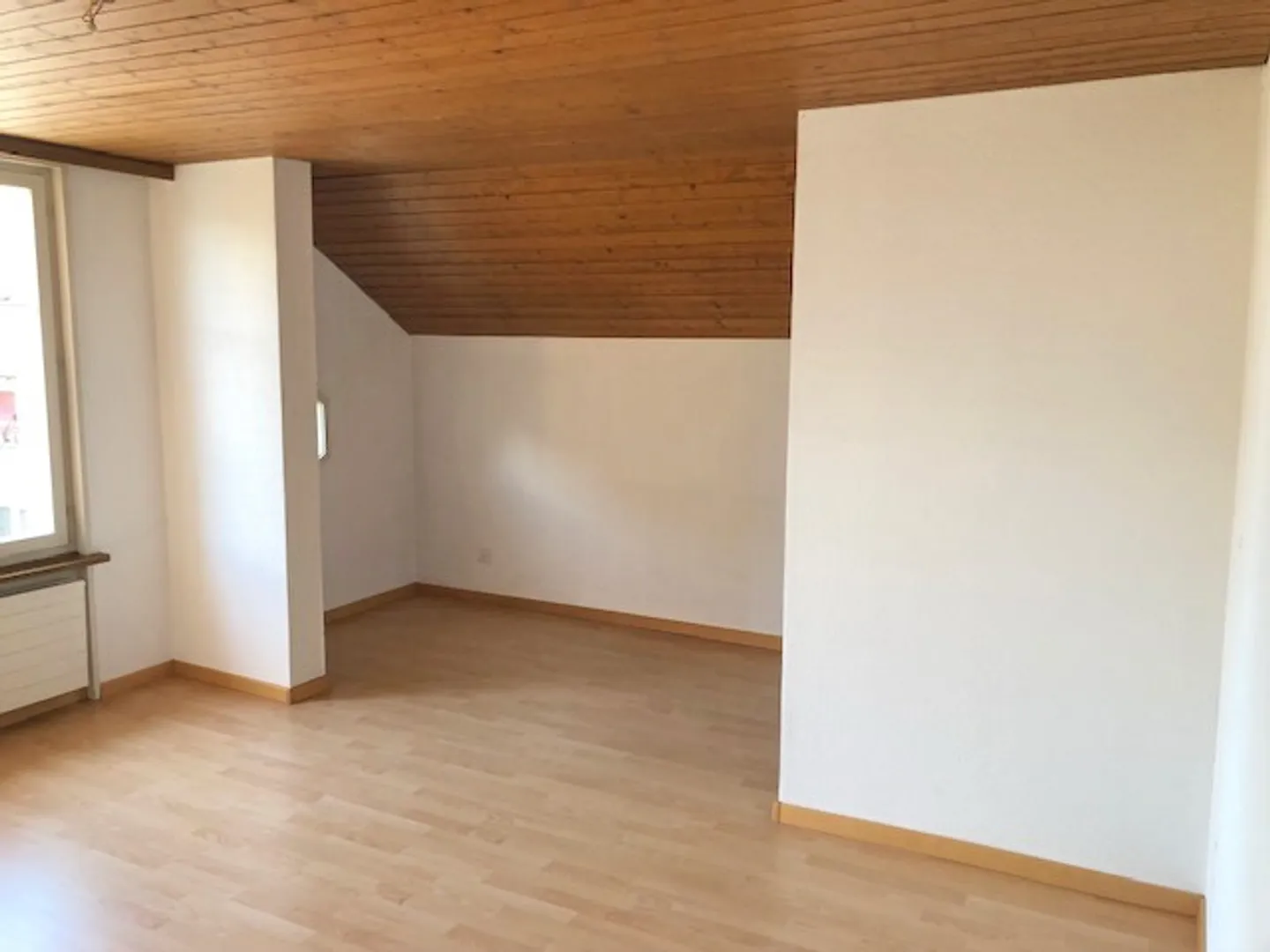 Cozy 3 1/2 room old building apartment with charm - Photo 4 of 9