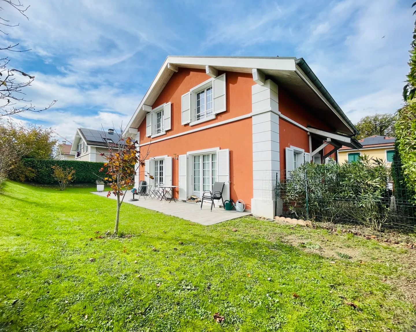 Wunderschönes Familienhaus in Veyrier - 7,5 Zimmer - Foto 3 von 13