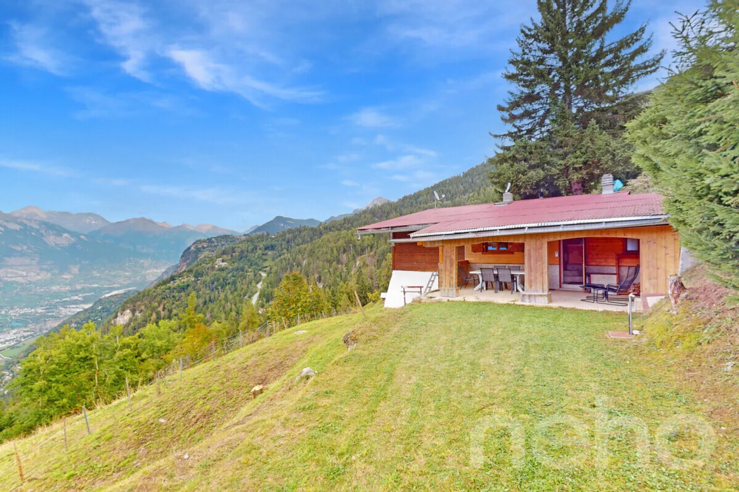 Charming semi-detached chalet with land and terrace - Photo 1 of 12