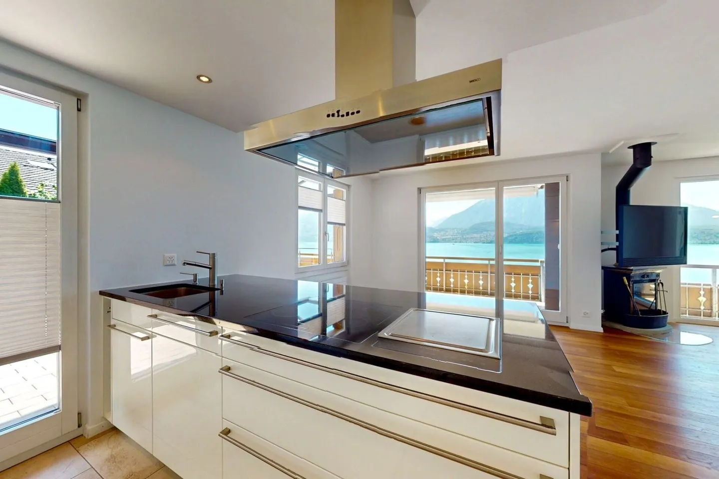 4.5-Room Oasis by Lake Thun with View of Niesen - Photo 4 of 13