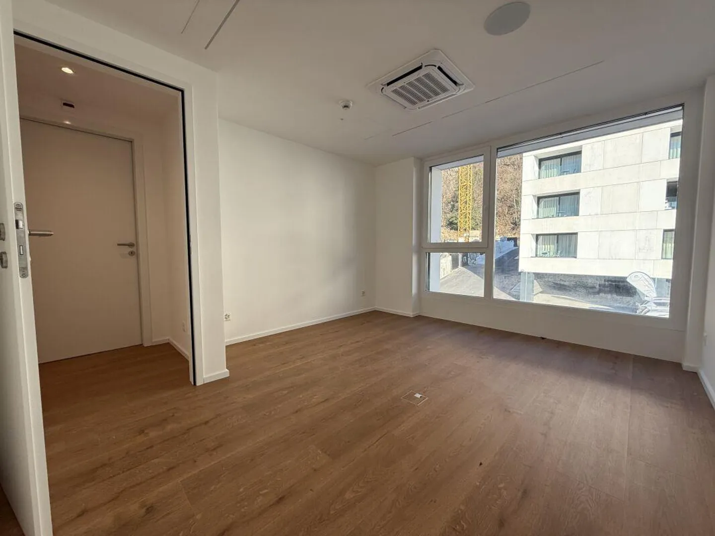 Centro Estetico in Affitto - Arbedo (3Â° Piano) - Foto 1 di 9