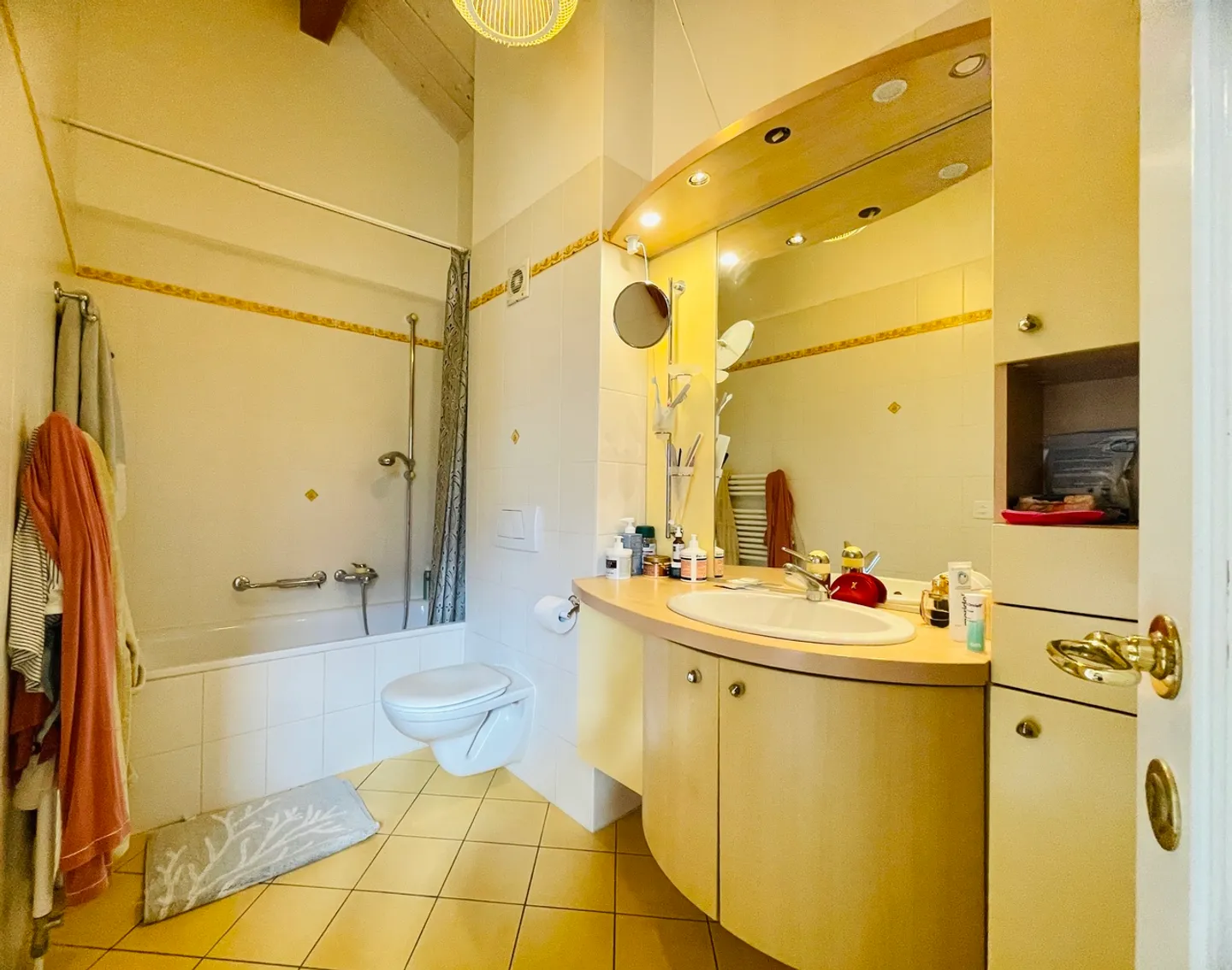 Wunderschönes Familienhaus in Veyrier - 7,5 Zimmer - Foto 10 von 13