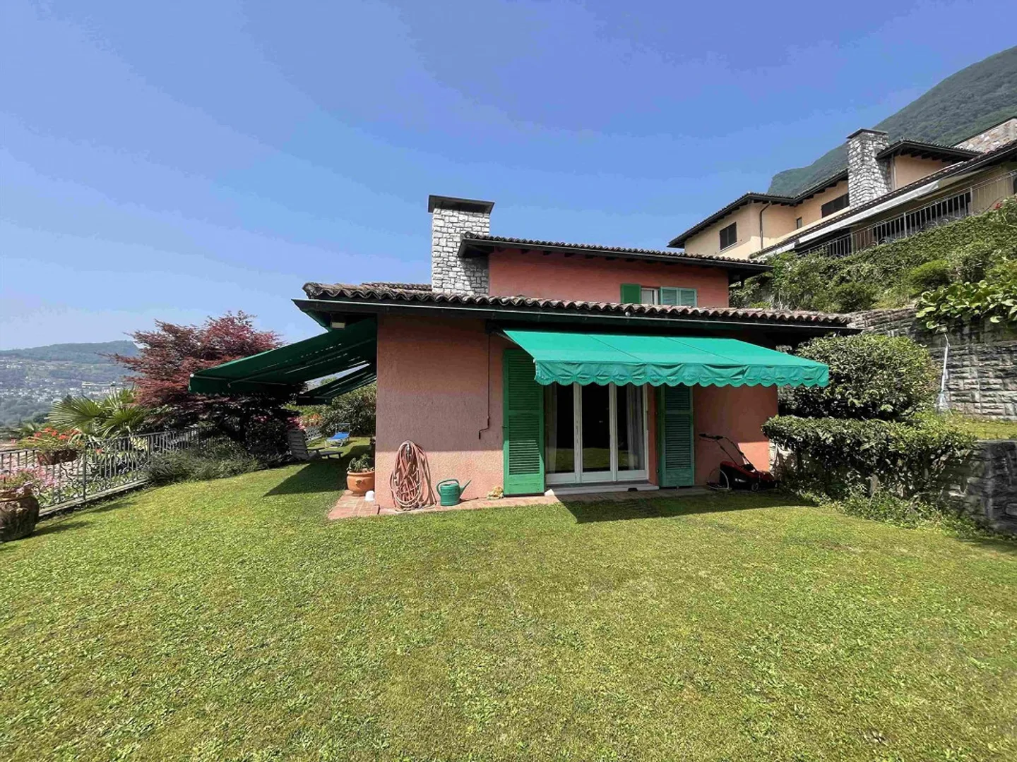 WEITLAUFENDES HAUS 5.5 IN BEGEHRTER LAGE IN PREGASSONA ALTA - Foto 3 von 13