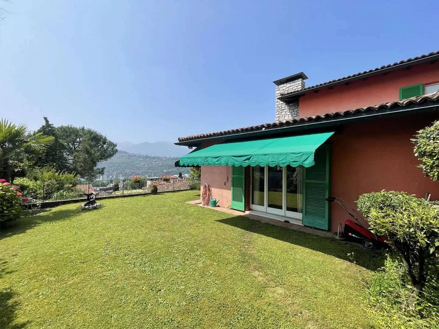 WEITLAUFENDES HAUS 5.5 IN BEGEHRTER LAGE IN PREGASSONA ALTA - Foto 4 von 13