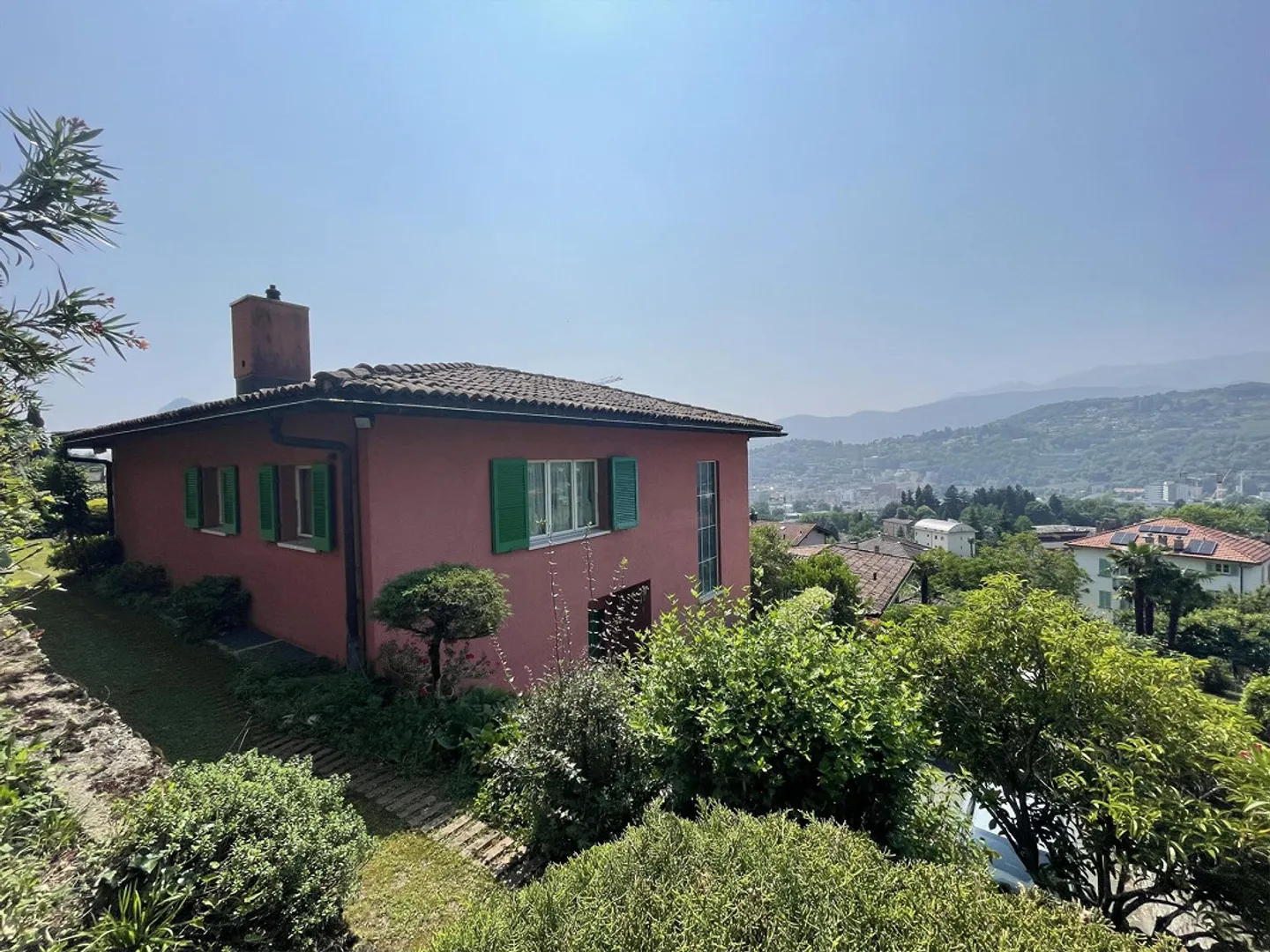 WEITLAUFENDES HAUS 5.5 IN BEGEHRTER LAGE IN PREGASSONA ALTA - Foto 8 von 13