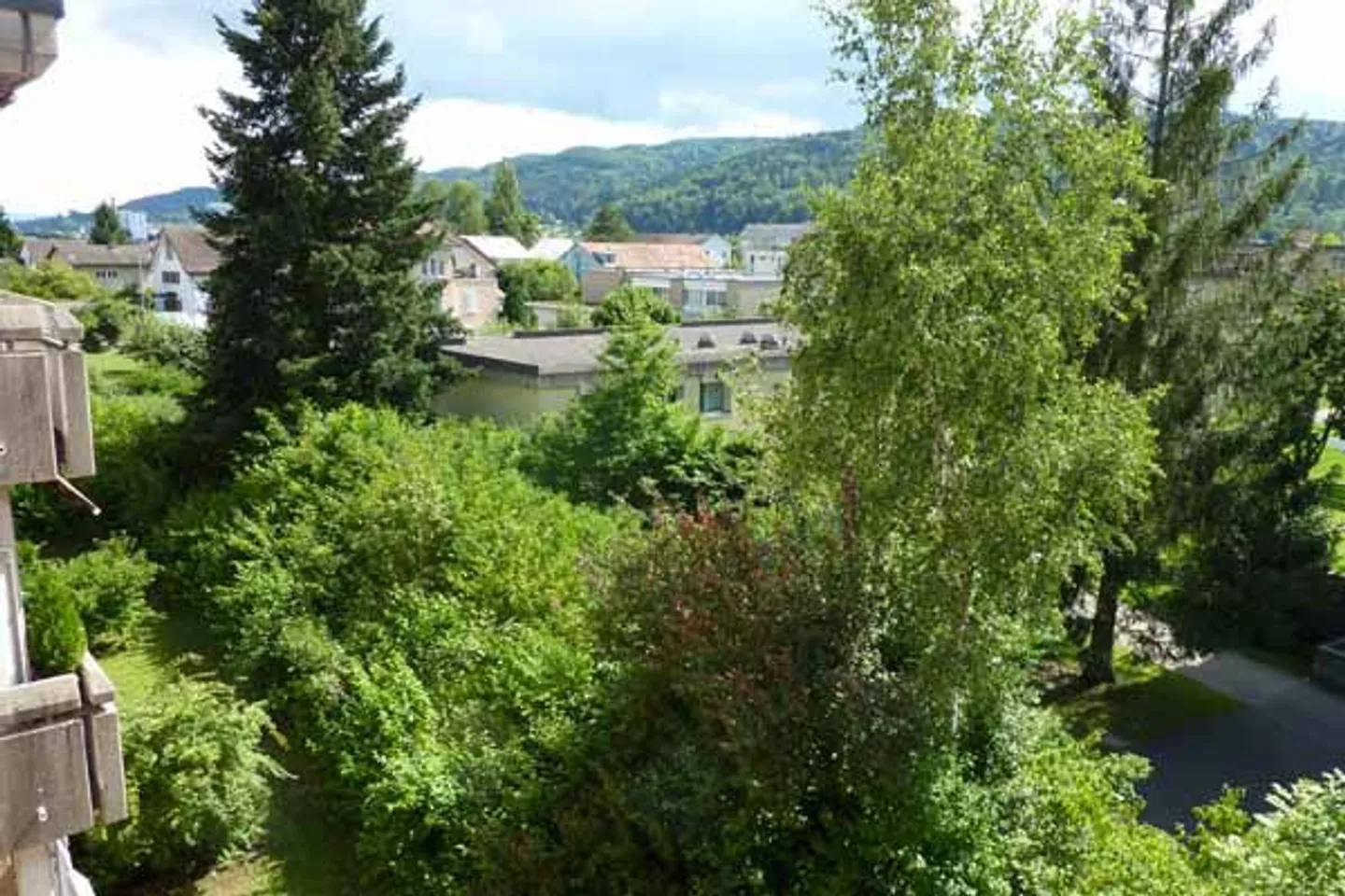 Only 5 minutes walk to Wettingen train station - Photo 5 of 5