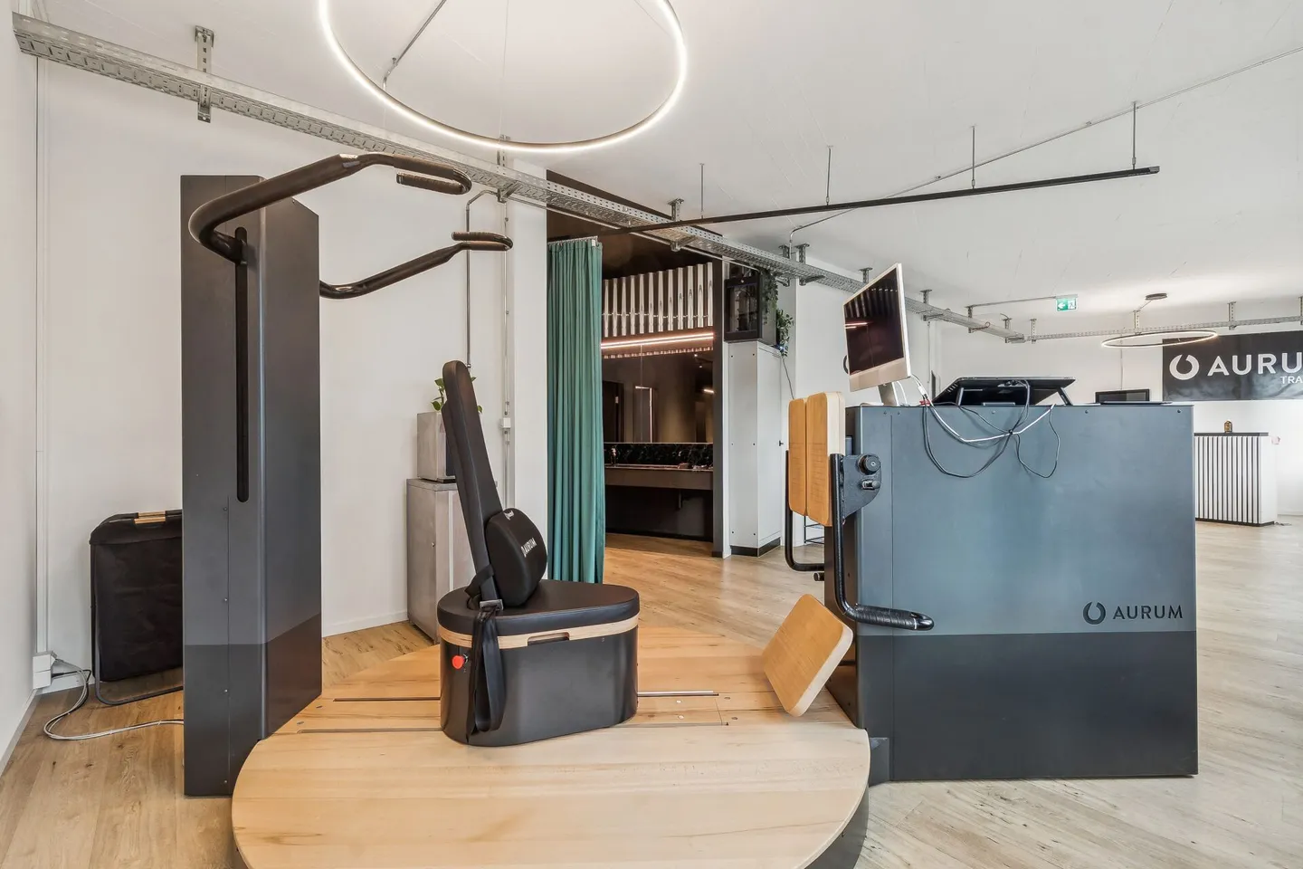 Modernes Fitness- oder Bürofläche - Foto 4 von 15