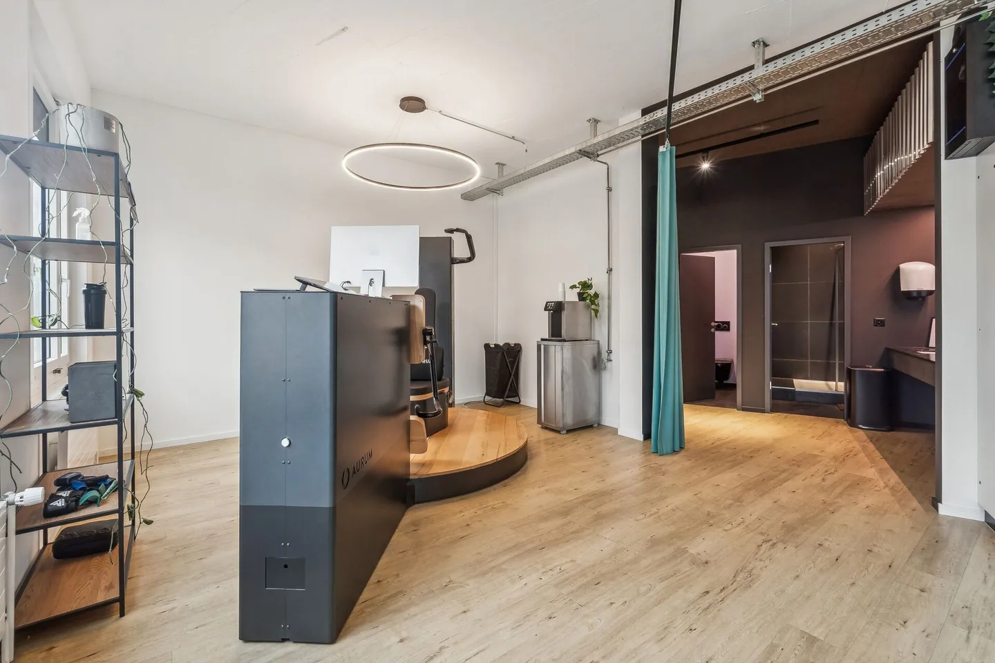 Modernes Fitness- oder Bürofläche - Foto 5 von 15