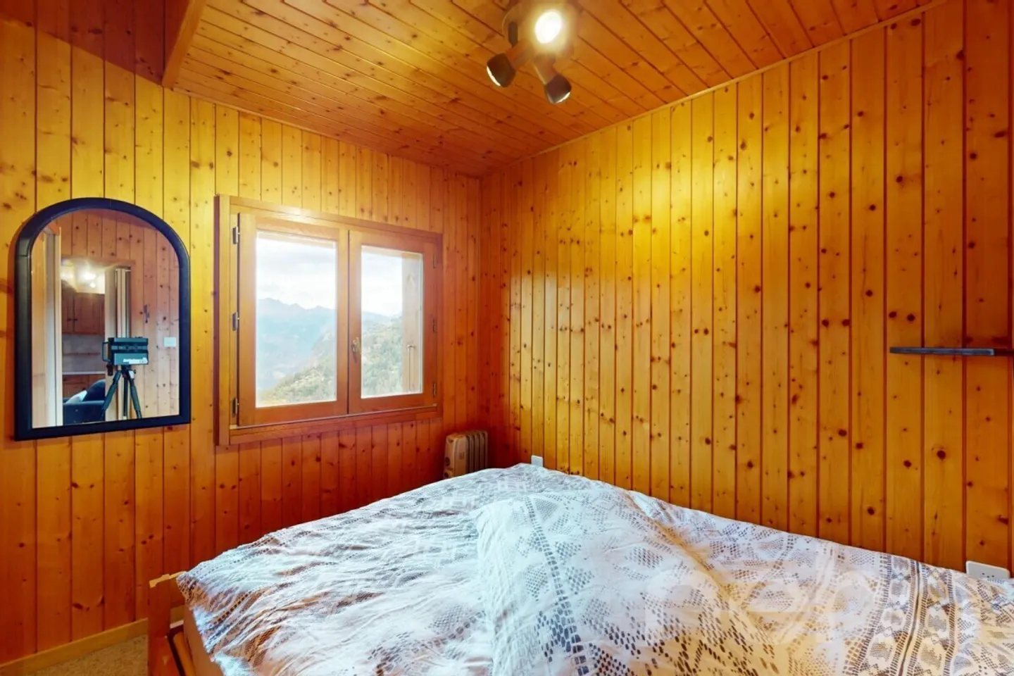 Charming semi-detached chalet with land and terrace - Photo 10 of 12